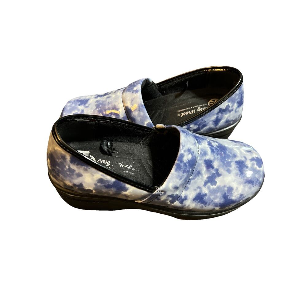 Gently Used Easy Street Slip Resistant Laurie Nursing Shoes size 9W